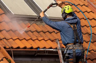 Démoussage et hydrofuge de toiture au Brouilh-Monbert